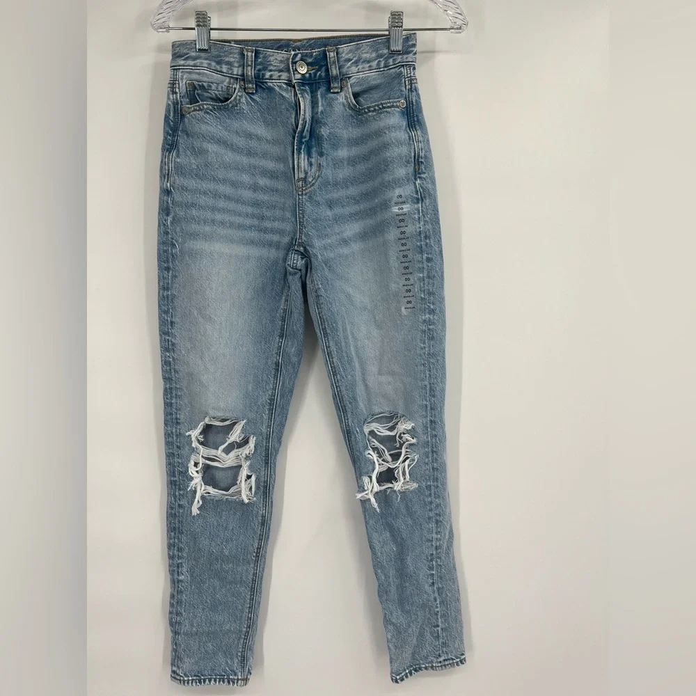 American Eagle AE Mom Jean Distressed Light Wash Denim Jeans Size 00‎